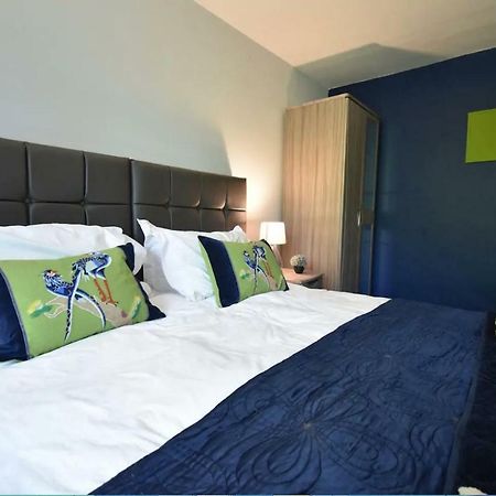 3-Bedroom Comfy Home in Solihull Exterior foto