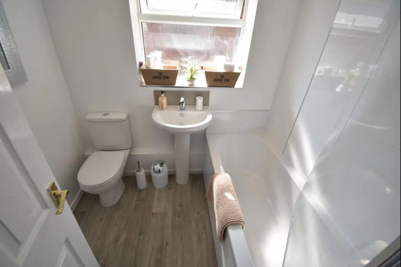 3-Bedroom Comfy Home in Solihull Exterior foto